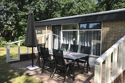 Moderne bungalow op Ameland naast de duinen