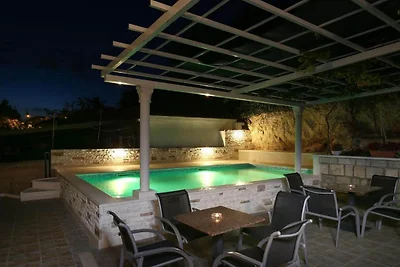 Guest House Kusalo- One Bedroom Apartment wit...