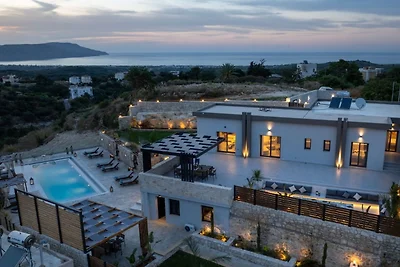 Villa Kournas für 12 Gäste mit Pool