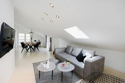 Moderne Villa in Nin mit Terrasse
