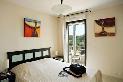 Marina-Apartment mit Terrasse