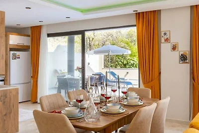 Villa in Kalkan mit Schwimmbecken