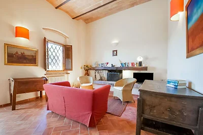 Agriturismo con piscina a Poggibonsi
