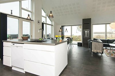 Geräumiges Ferienhaus in Jütland in Meernähe
