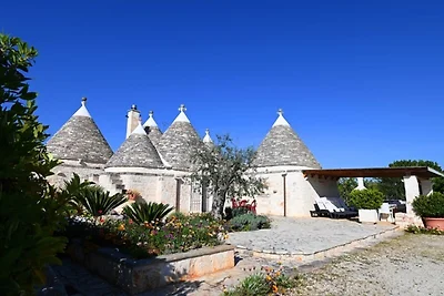 Trulli in Valle d'Itra mit Pool und Aussicht