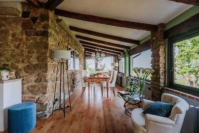 Villa a Pescia con vista sui vigneti