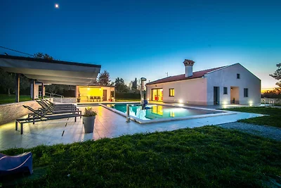 Villa indipendente con piscina privata, terra...
