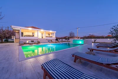 Casa vacanze a Galovac con piscina