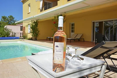 Schöne Villa in Vidauban mit Swimmingpool