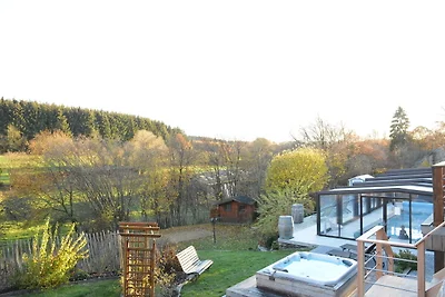 Luxuriöses Ferienhaus in Redu mit Pool