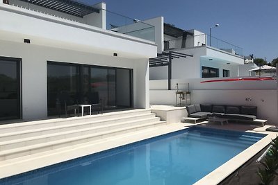 Moderne Villa in Lissabon mit Pool und...