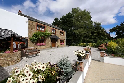 Casa vacanze a Mettet con giardino