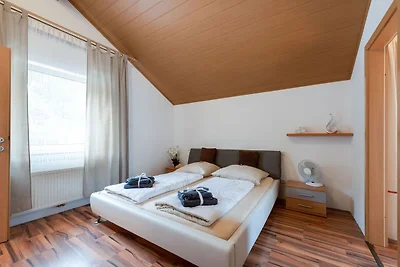 Modernes Ferienhaus in Pinsdorf mit Garten