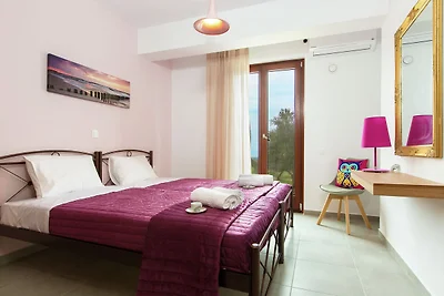 Villa in Arkadi mit Pool und Liegest�hlen