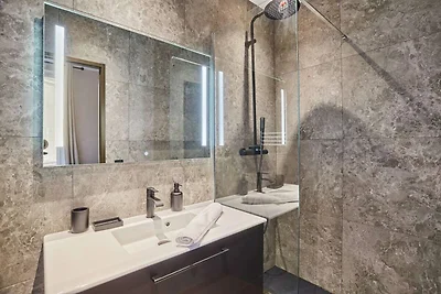 Neue und außergewöhnliche Wohnung...