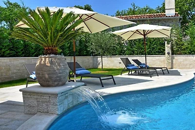 Ferienhaus in POTPIĆAN mit Schwimmbecken