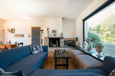 Elegante Villa mit Pool