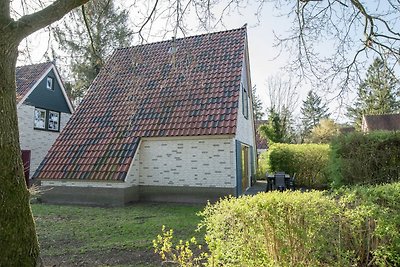 Gerestyled huis met drie badkamers, Breda op ...