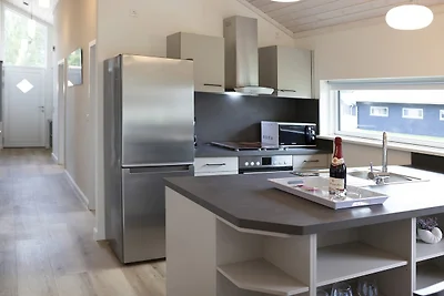 Vakantiehuis in Scandinavische stijl met saun...