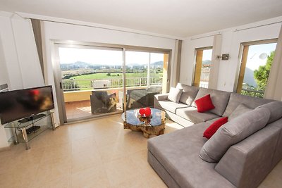 Moderne Villa in Santa Eulària des Riu mit ei...