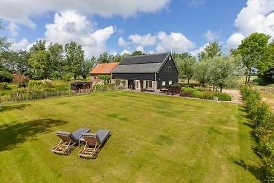 Schönes Ferienhaus in Grijpskerke mit Garten