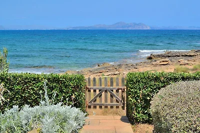 Villa in Colonia mit Pool und Meerblick