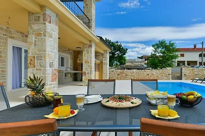 Villa in Vinjerac mit Schwimmbecken