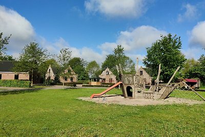 Gemütlich eingerichtetes Haus mit Garten