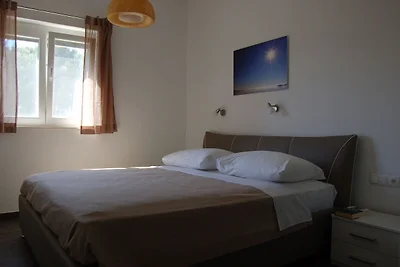 Komfortable Wohnung mit überdachter Terrasse