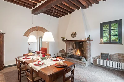 Einladendes Herrenhaus in Stagno mit Garten