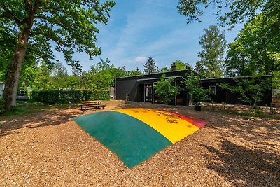 Schönes Chalet in einem Ferienpark, angrenzen...