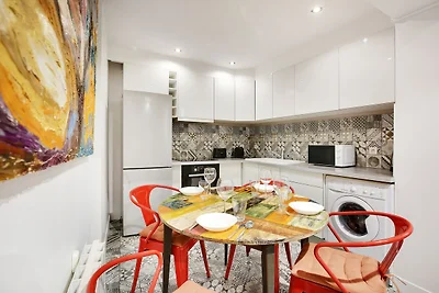 Gemütliche Wohnung 6P/2BR République