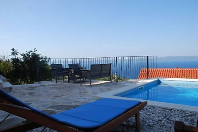 Villa in Podgora mit beheiztem Pool