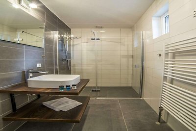 Villa met sauna, bubbelbad en veranda