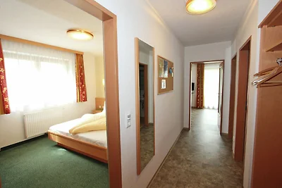 Schönes Appartement mit Terrasse in Tirol
