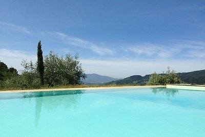 Spectacular Holiday Home in Pescia with Swimm...