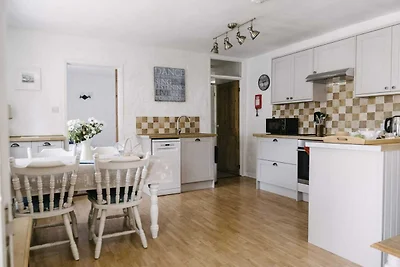 Cottage nel tranquillo villaggio di Sticker, ...