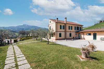 Bella casa vacanze a Montedinove con piscina ...