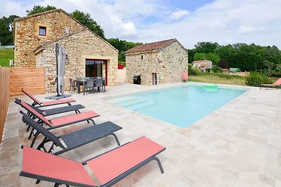 Maestosa casa vacanze con piscina