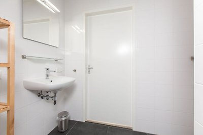 Geräumiges Ferienhaus mit eigenem Steg direkt...