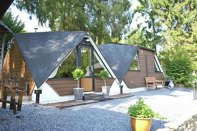 Hut in het bos, comfortabel, mooie overdekt...