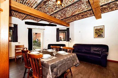 Geräumiges Ferienhaus in Richelle mit private...