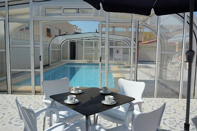 Moderne Villa mit Swimmingpool in Torrevieja