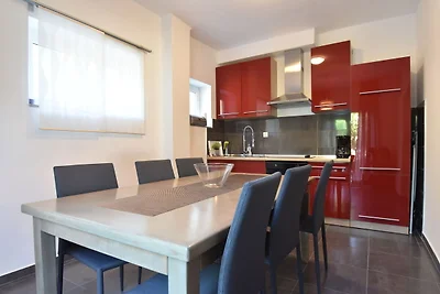 Spazioso appartamento a Klek con terrazza...