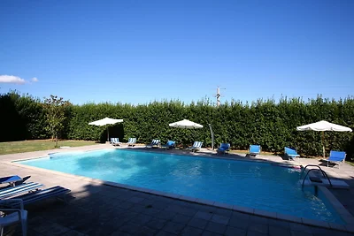 Bauernhaus in Gualdo Cattaneo mit Pool