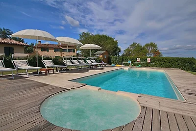 Cottage a Montelabbate con piscina