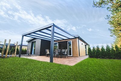 Modernes Ferienhaus mit Terrasse