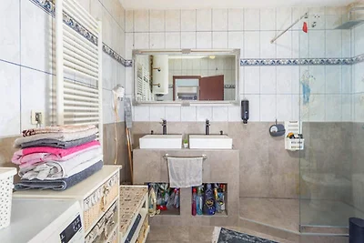 Apartment Brletic - Three Bedroom Apartment w...