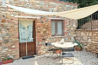 Incantevole casale in pietra in stile toscano...