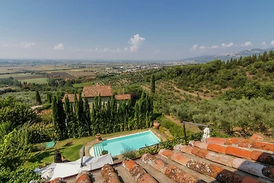 Villa lussuosa con piscina a Cortona